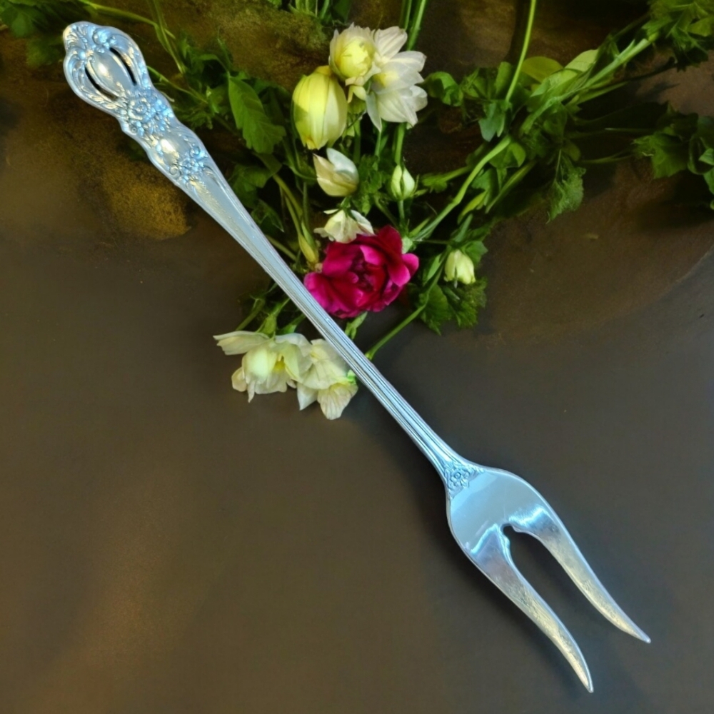 Vtg 1953 1847 Rogers Bros International Hertige Fork Silver Plated Flatware